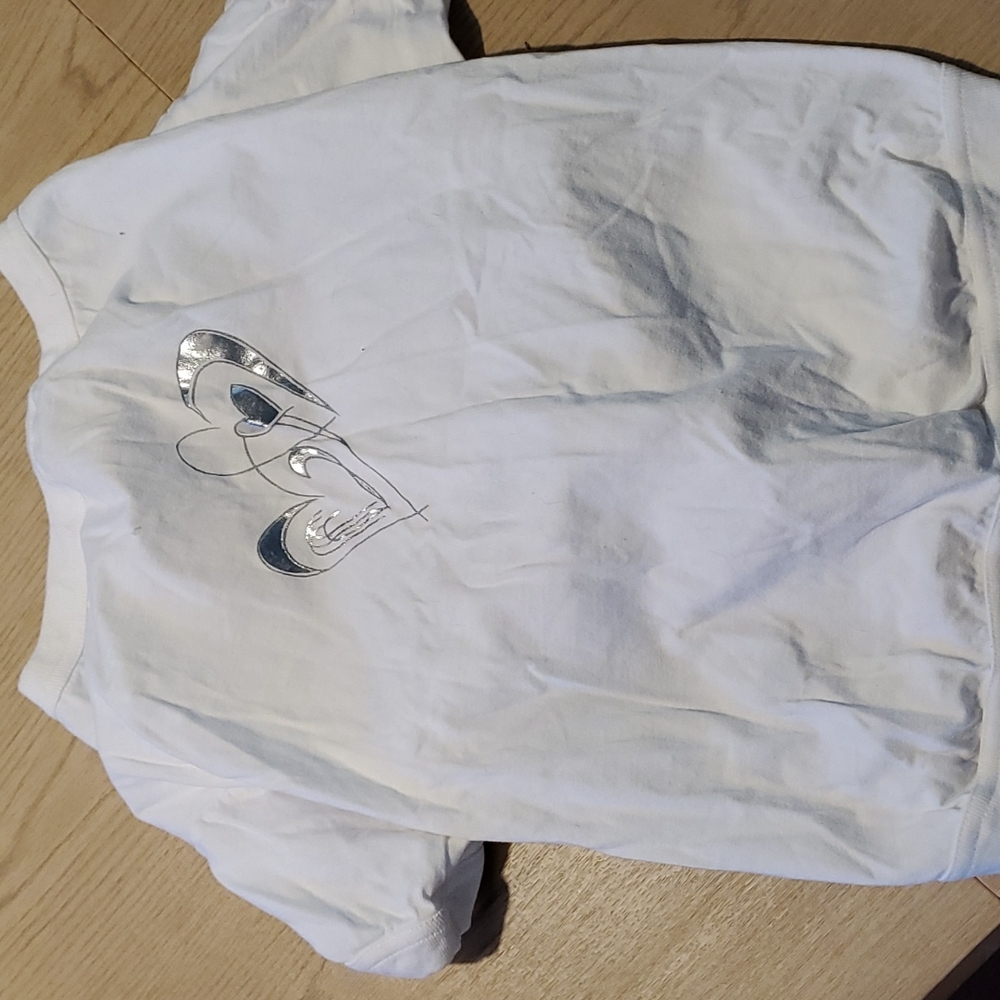 Units dog shirt size large with hearts